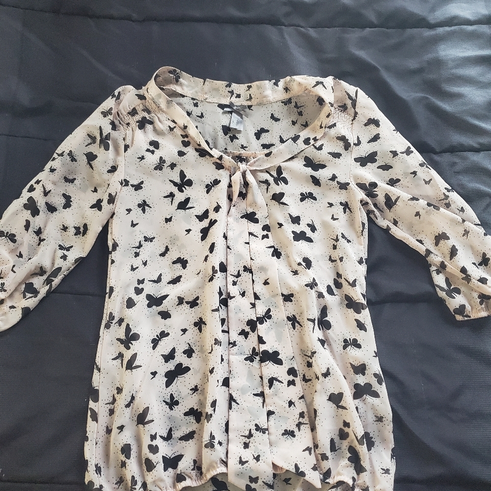 Vanity medium sheer 3/4 sleeve beige with black butterfly design